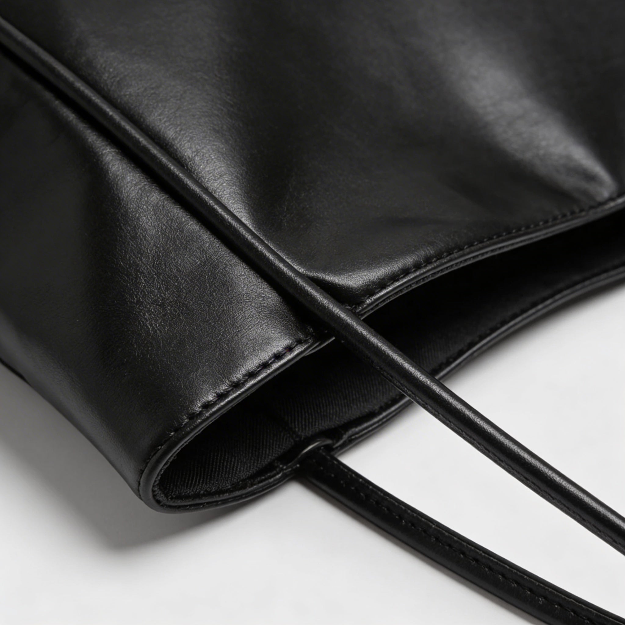 Annie | Women’s Tote Bag With Minimalist Silhouette And Long Handles | Modern