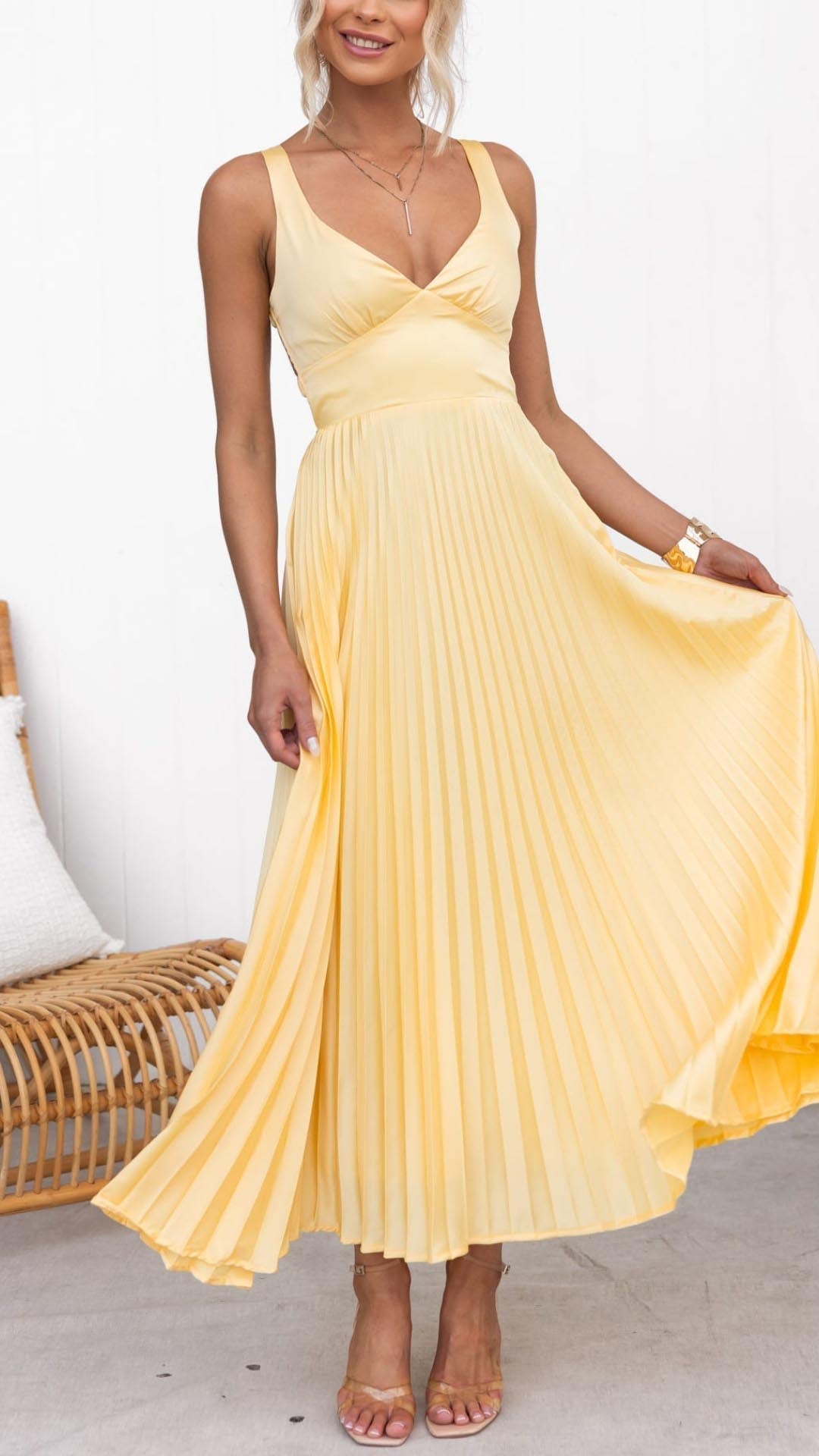 Avery | Women's Cocktail Dress With V-Neck And Pleated Skirt | Romantic