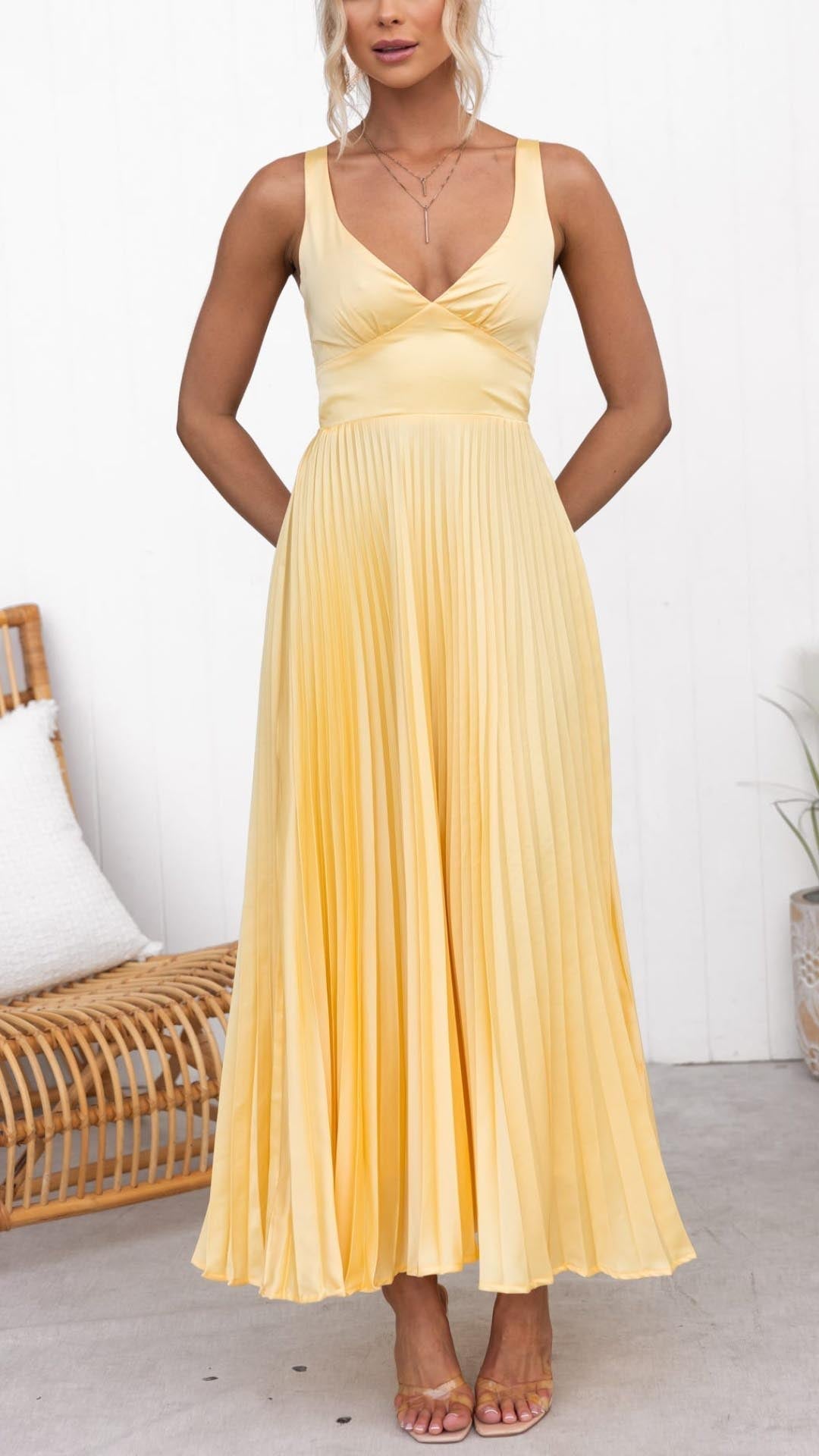 Avery | Women's Cocktail Dress With V-Neck And Pleated Skirt | Romantic