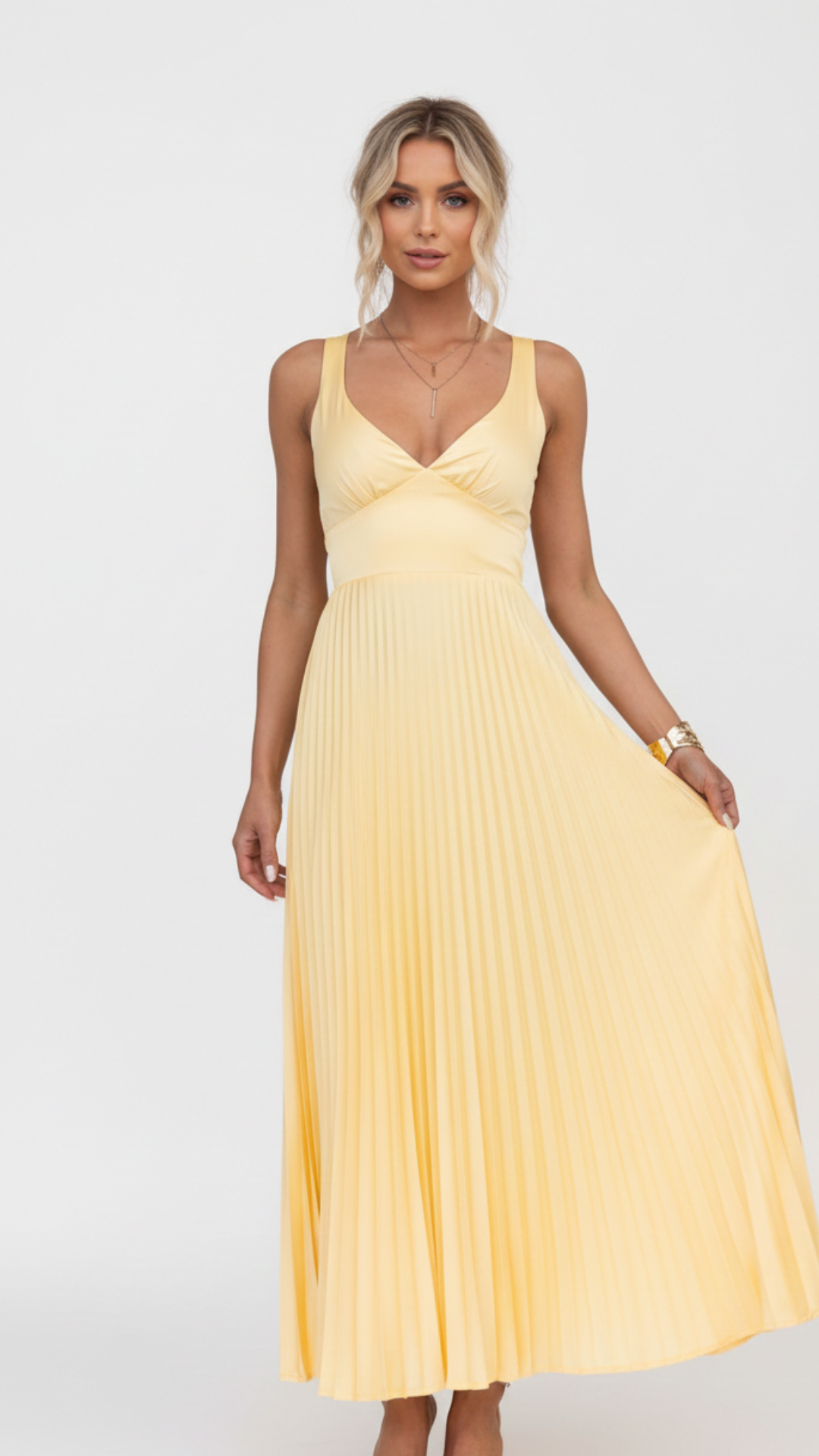 Avery | Women's Cocktail Dress With V-Neck And Pleated Skirt | Romantic