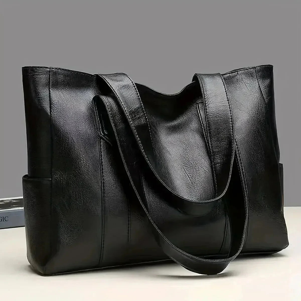 Evelyn | Women’s Large Handbag With Reinforced Straps And Classic Shape | Classic