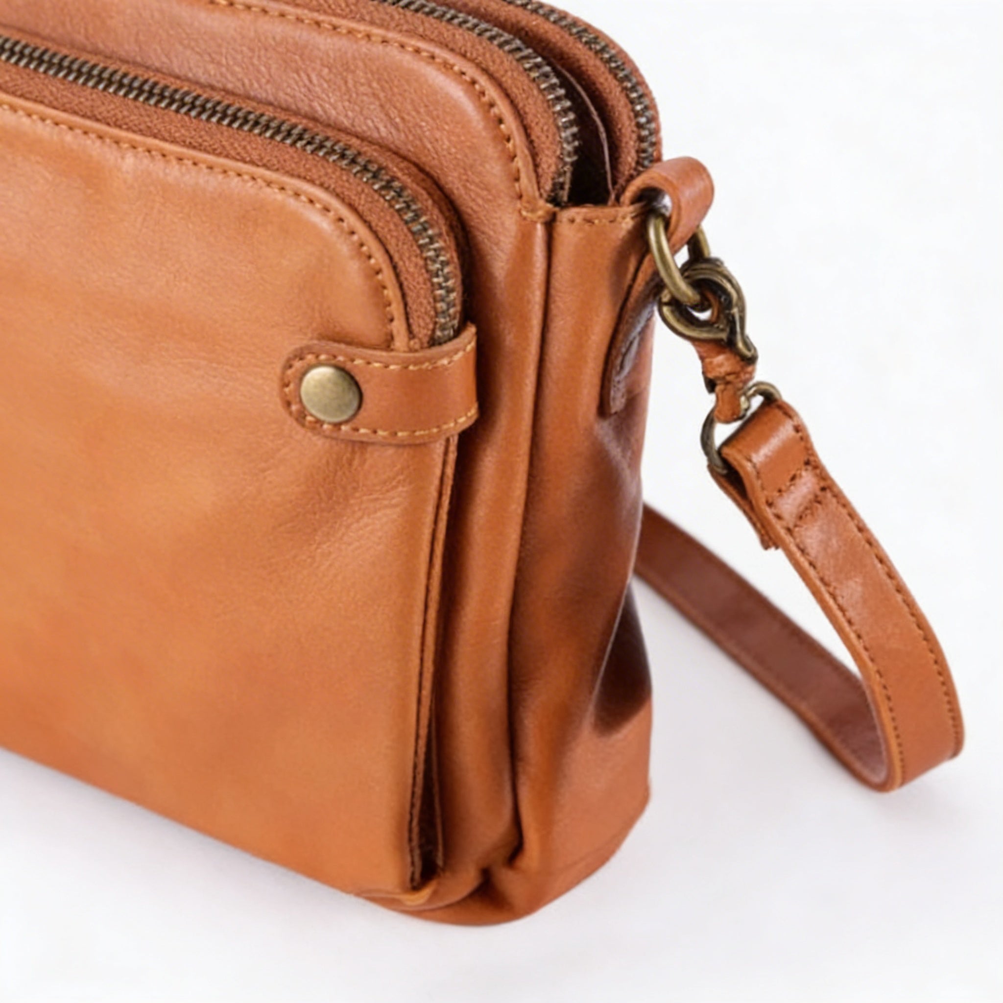 Freya | Women’s Crossbody Bag With Zip Closure And Compact Shape | Everyday