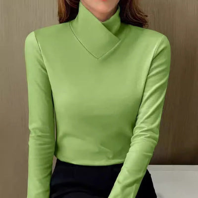 Lily | Elegant Turtleneck Fit